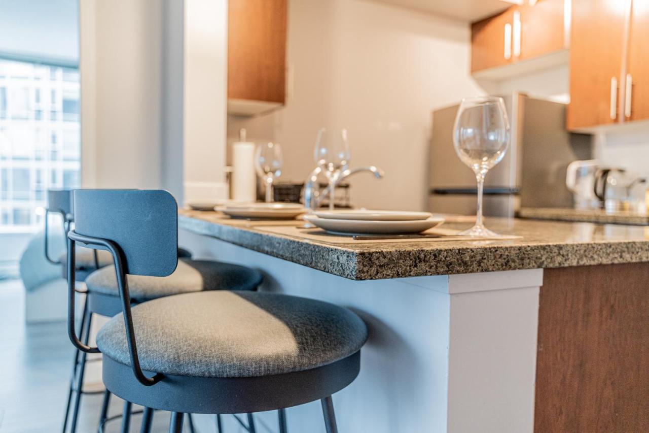 Amazing Views ! Leather Furniture ! Cozy Condo! Vancouver Zewnętrze zdjęcie