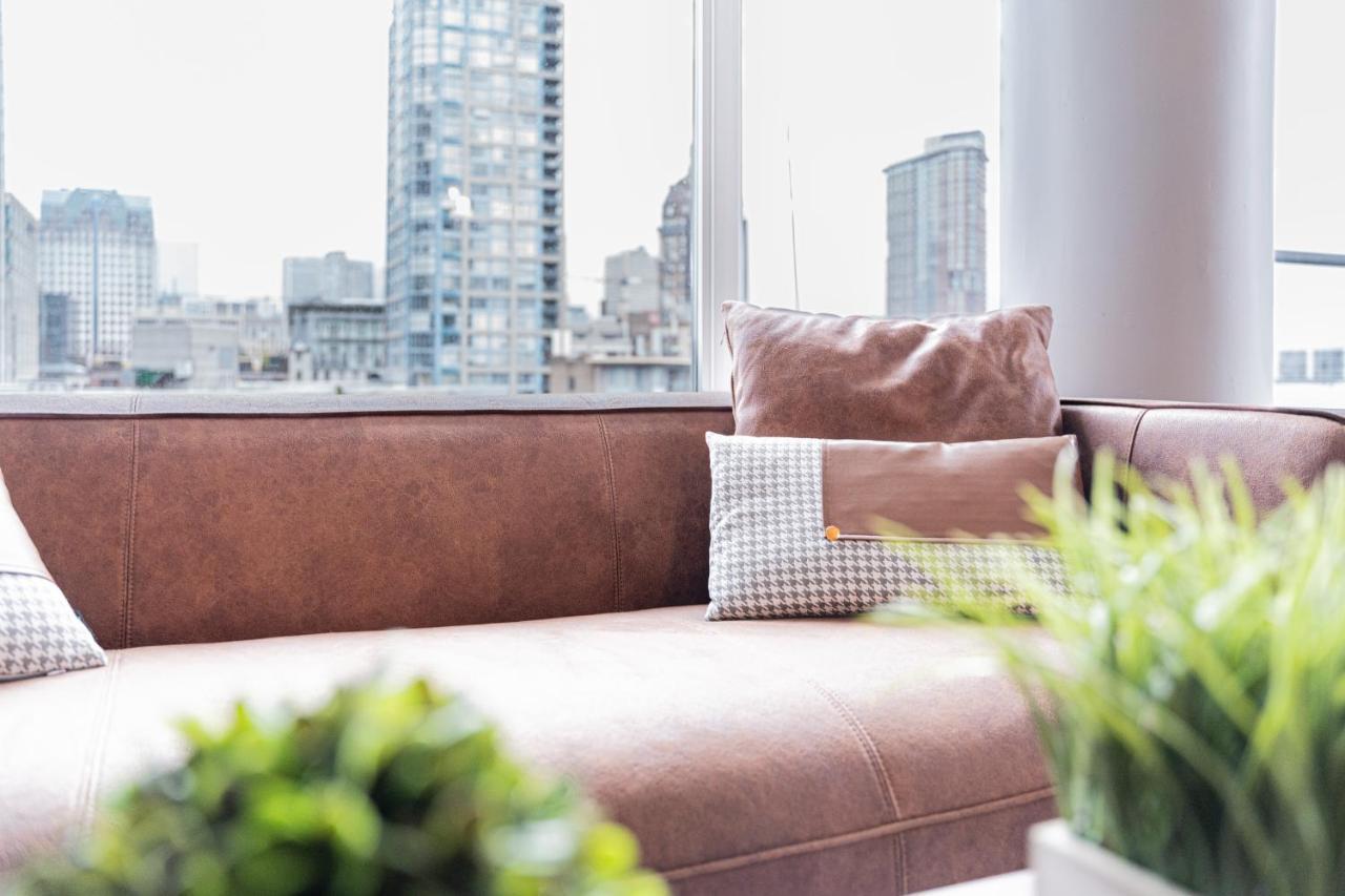 Amazing Views ! Leather Furniture ! Cozy Condo! Vancouver Zewnętrze zdjęcie